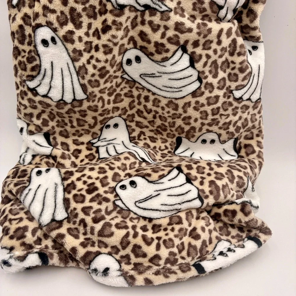 Olivia & Co Leopard Ghost Oversized Velvet Plush Halloween Throw Blanket 60x70
